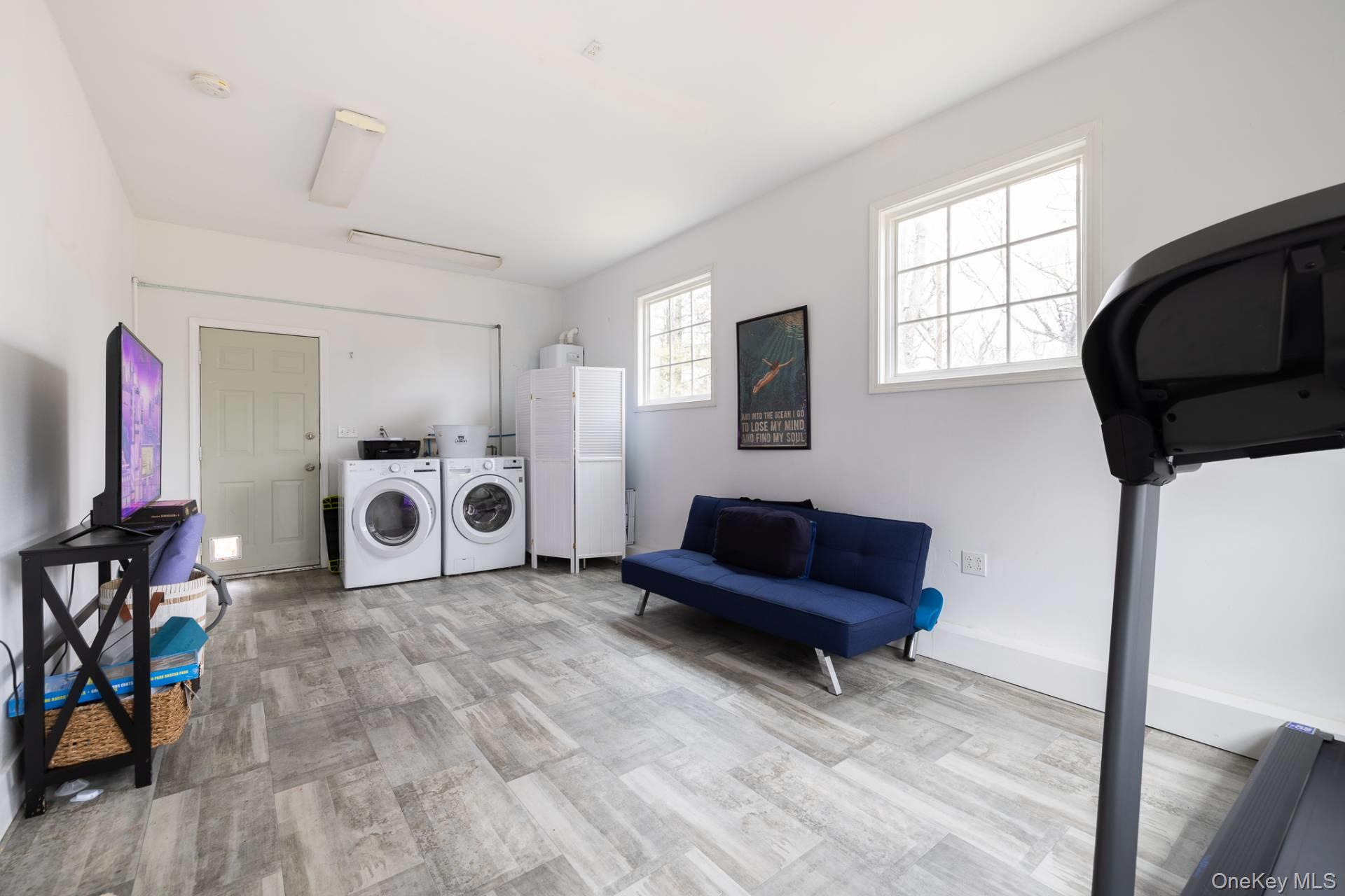 6 Howard Street, East Hampton, NY 11937