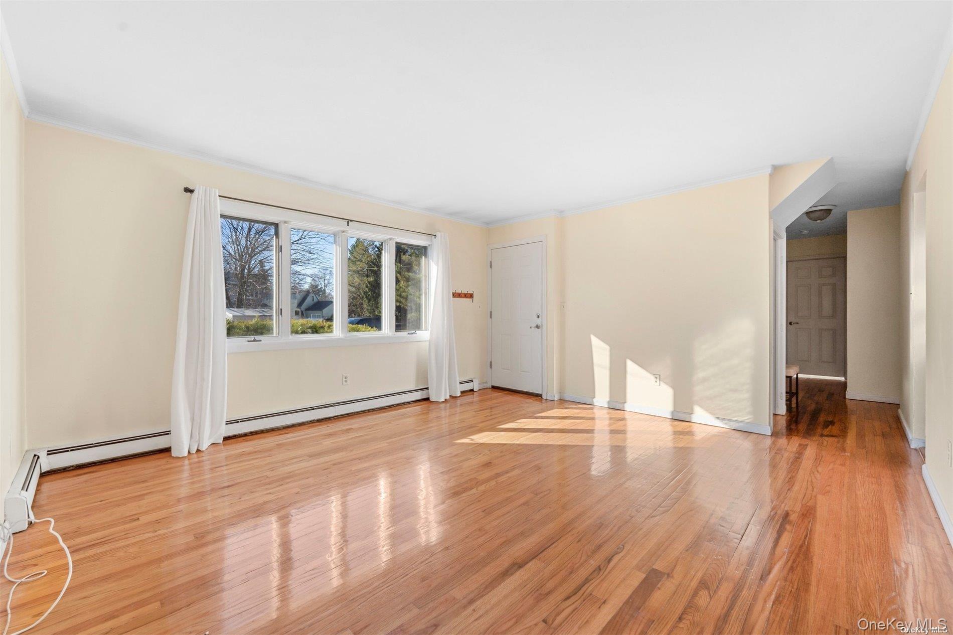 4 Quaker Court, West Babylon, NY 11704