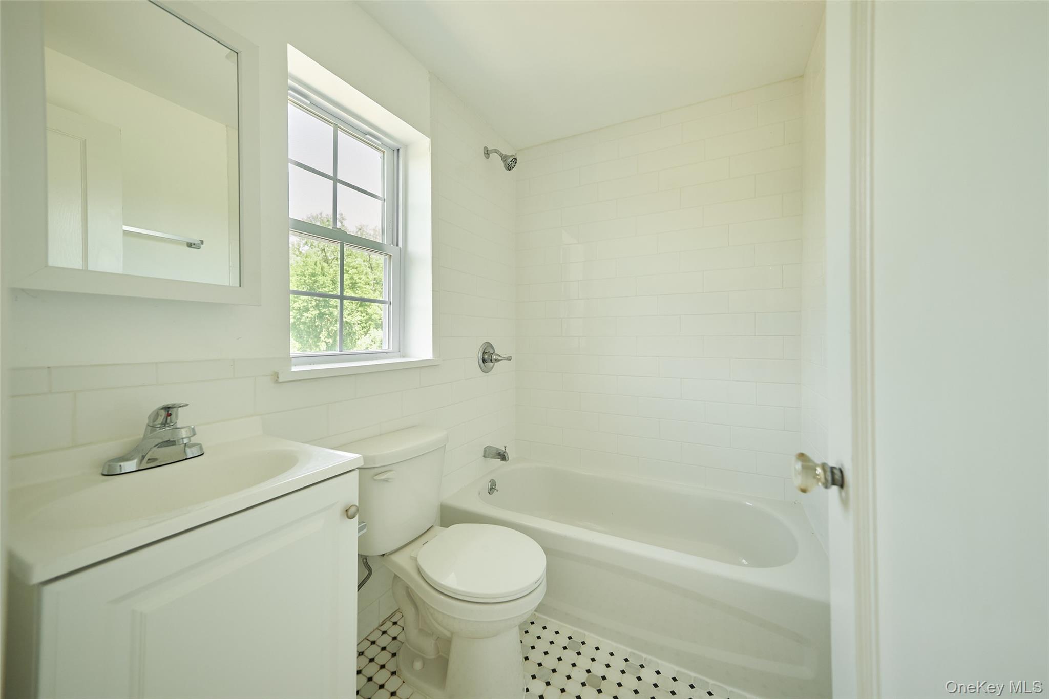 5728 209 Highway # 6F, Kerhonkson, NY 12446