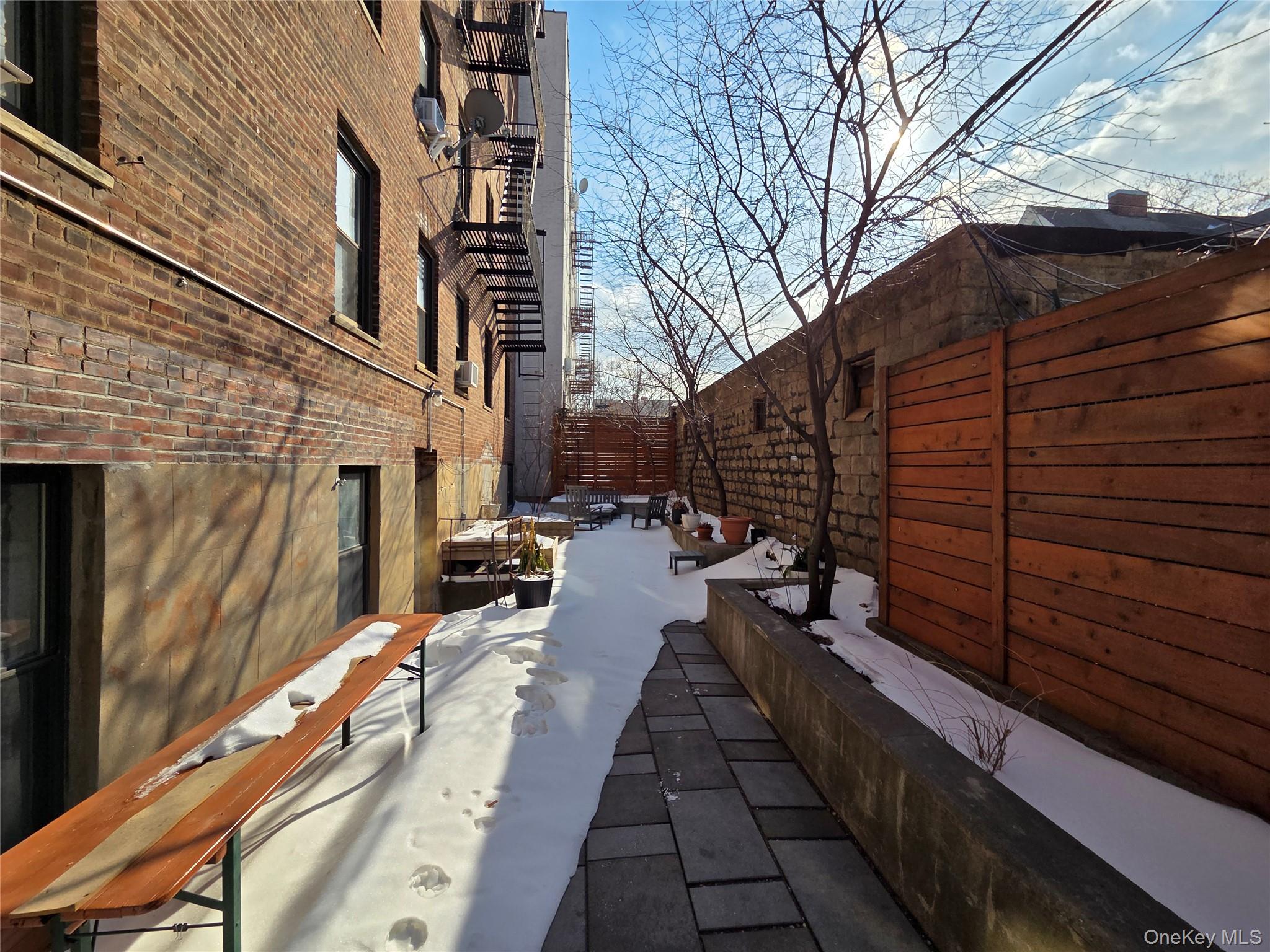 192 E 8th Street # 1B, Brooklyn, NY 11218