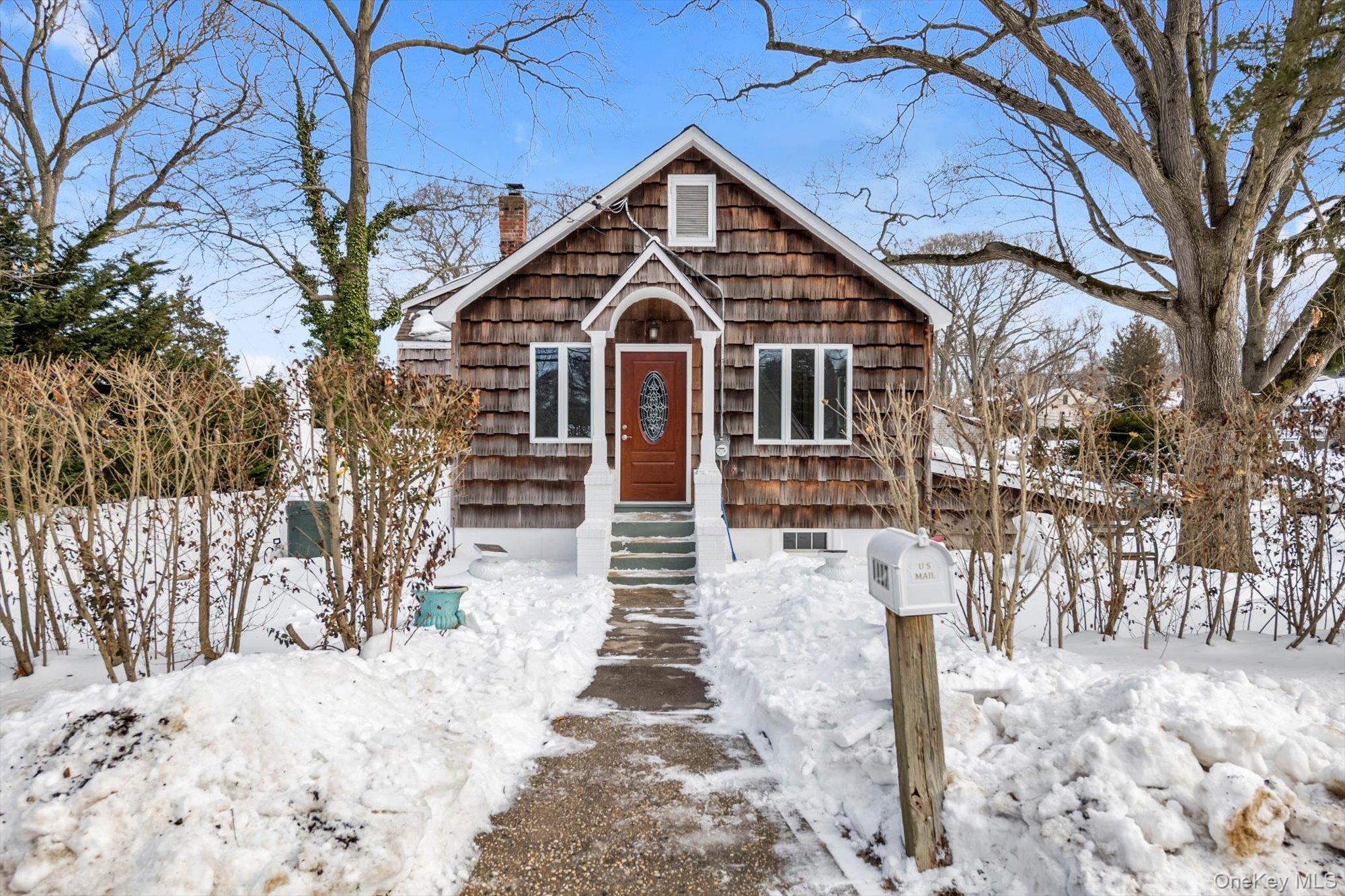 1117 Saint Johnland Road, Kings Park, NY 11754