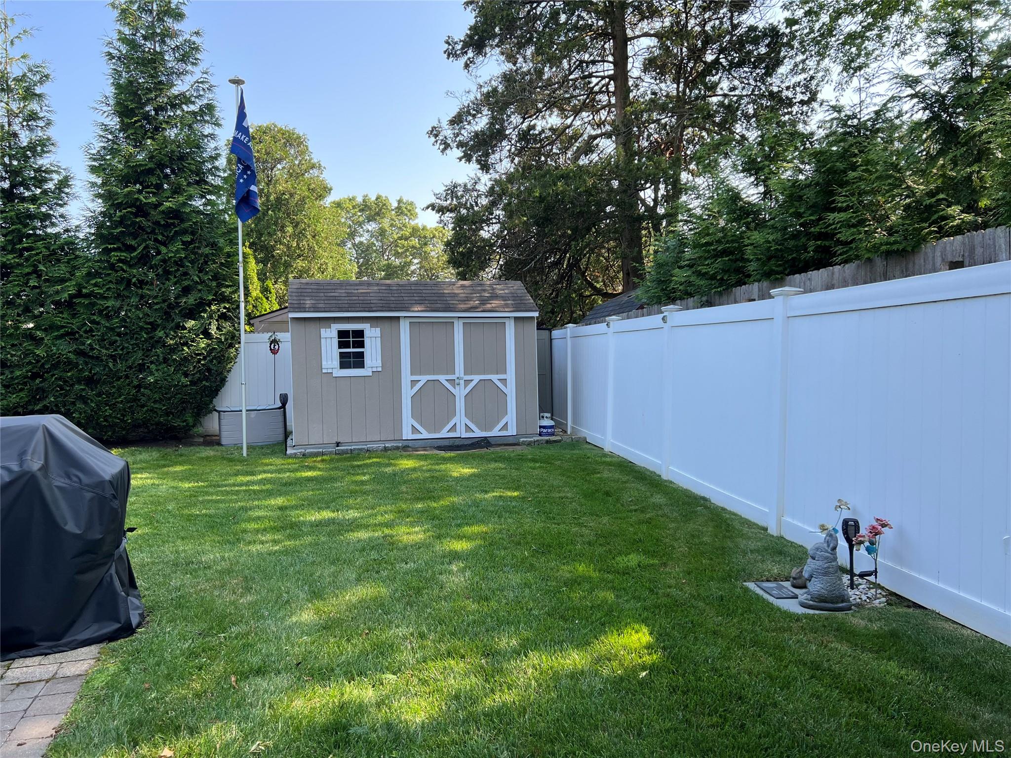 4 Nottinghill Drive, Massapequa, NY 11758