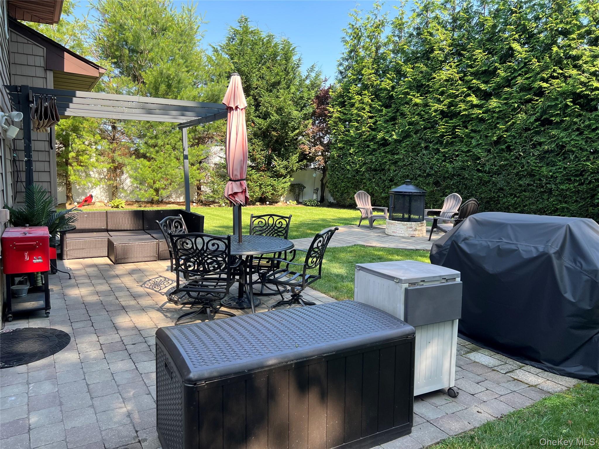 4 Nottinghill Drive, Massapequa, NY 11758