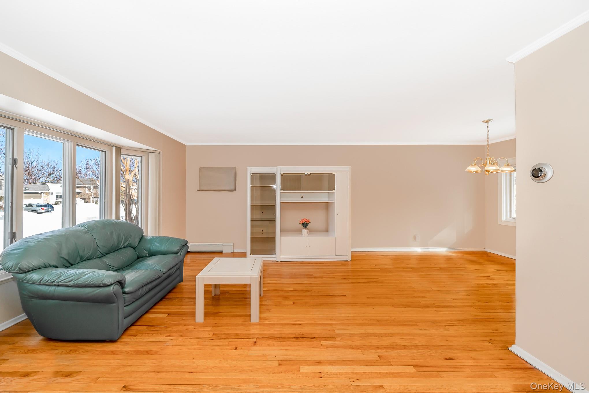 4 Nottinghill Drive, Massapequa, NY 11758