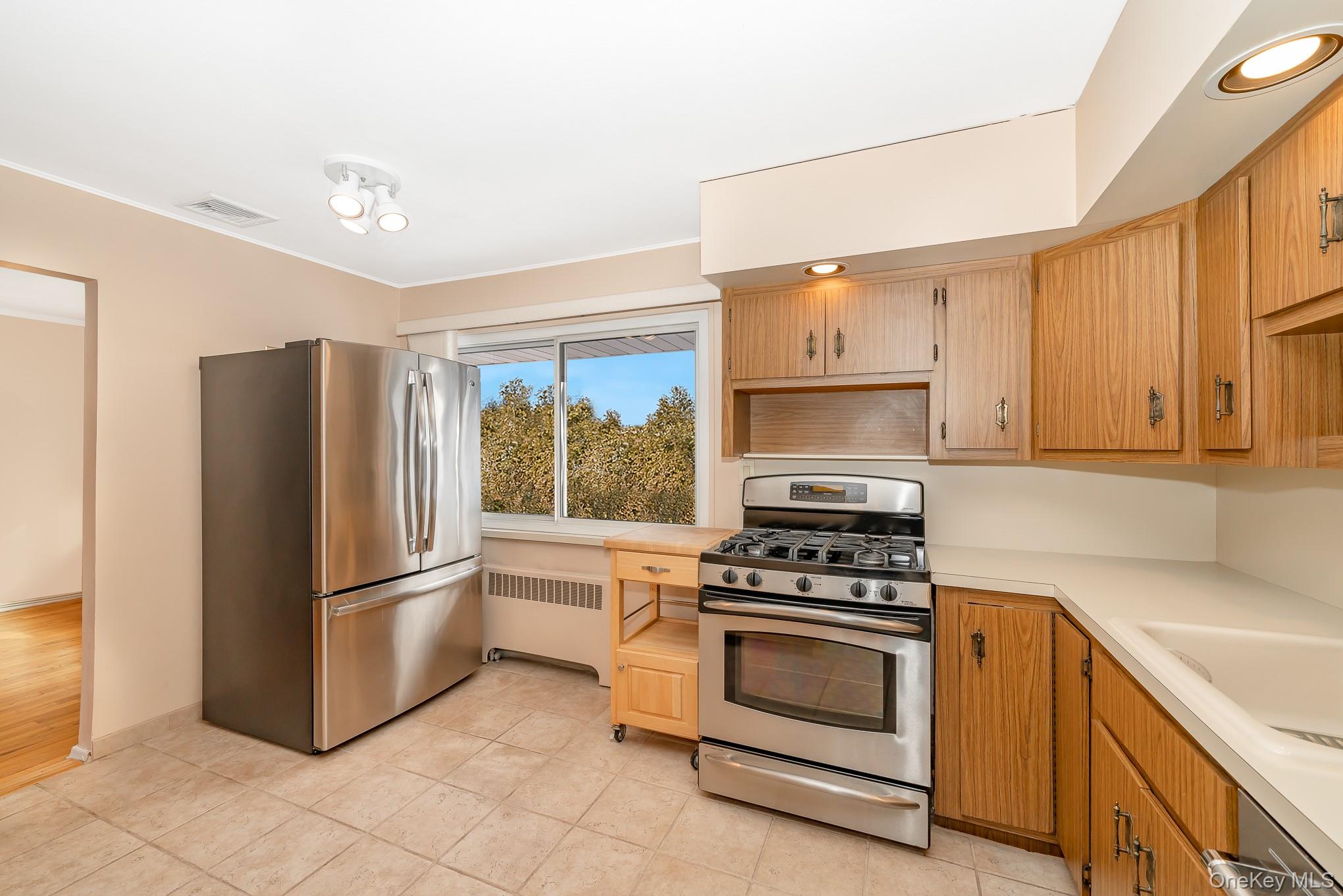 4 Nottinghill Drive, Massapequa, NY 11758