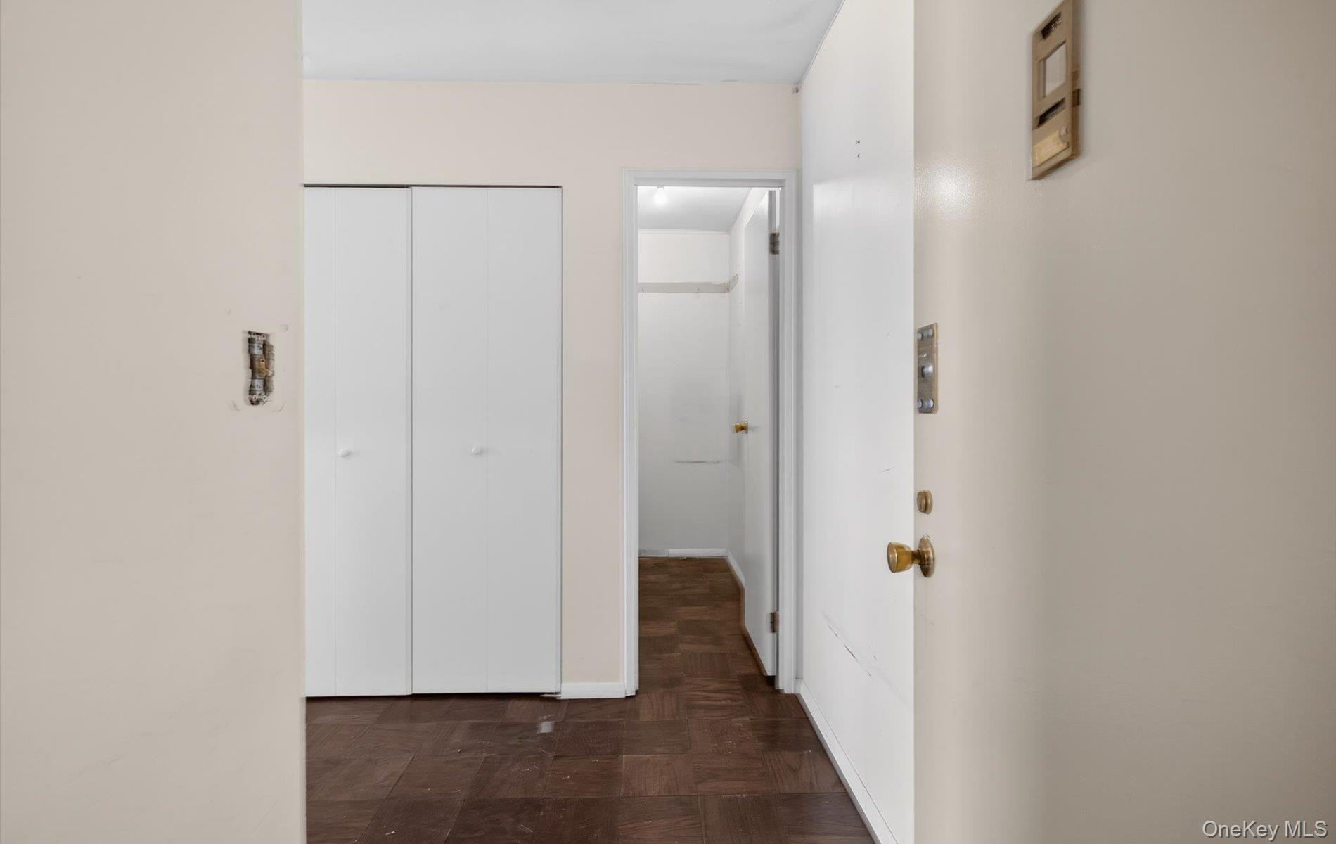 100 S Middle Neck Road # 305, Great Neck, NY 11021