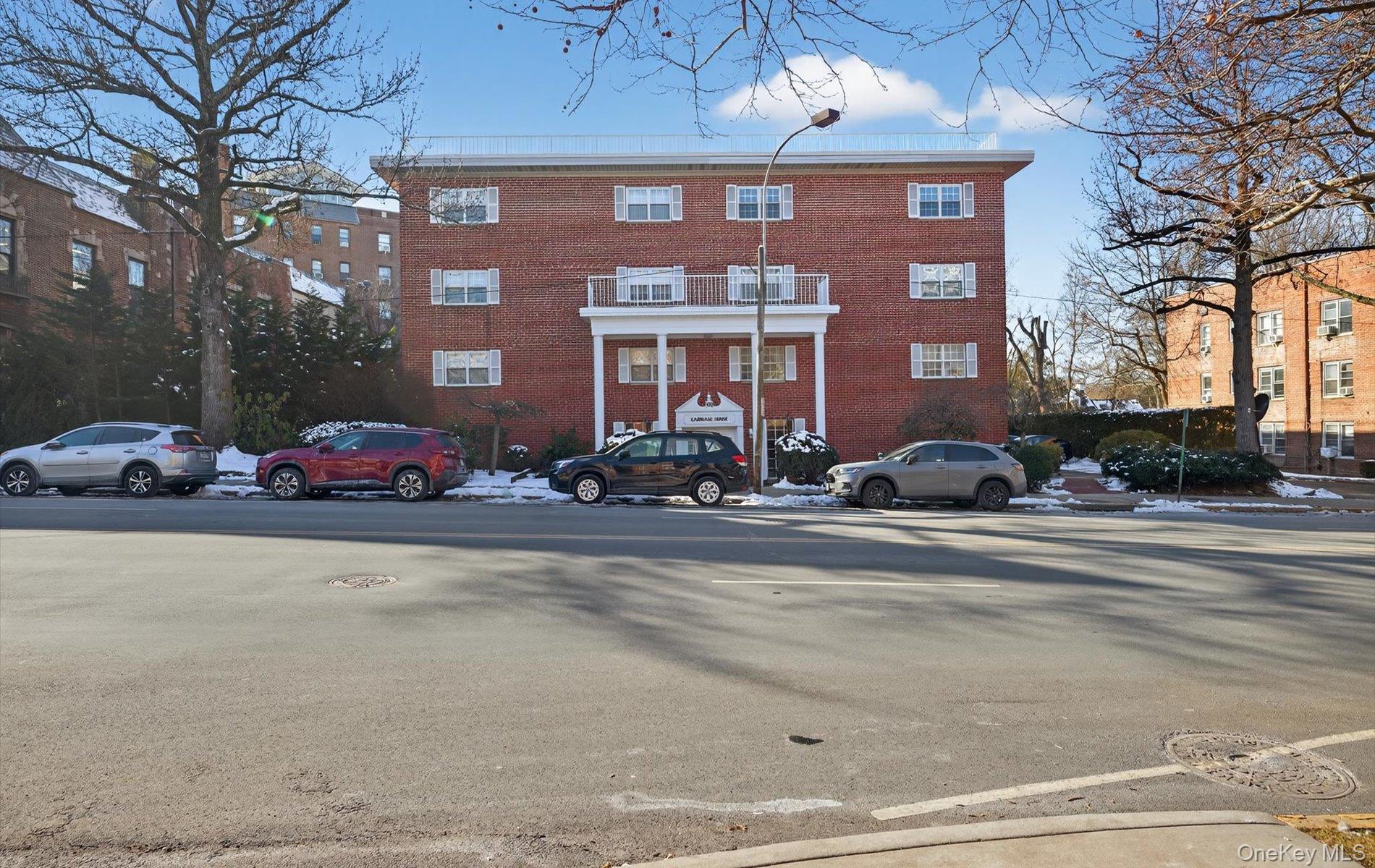 100 S Middle Neck Road # 305, Great Neck, NY 11021