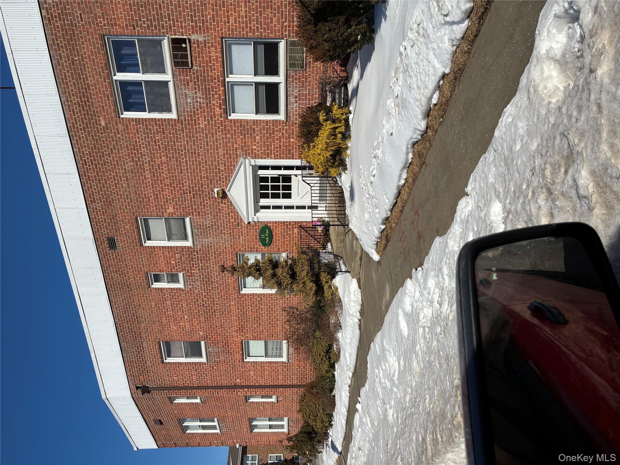 11 park place # 1F, Rockville Centre, NY 11570