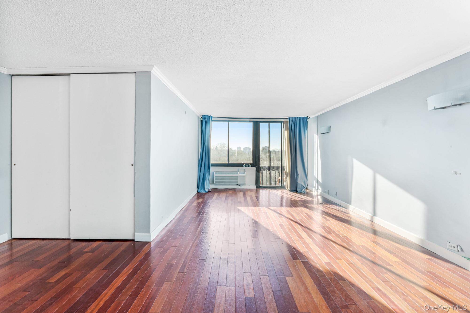 152-18 Union Turnpike # 8S, Flushing, NY 11367