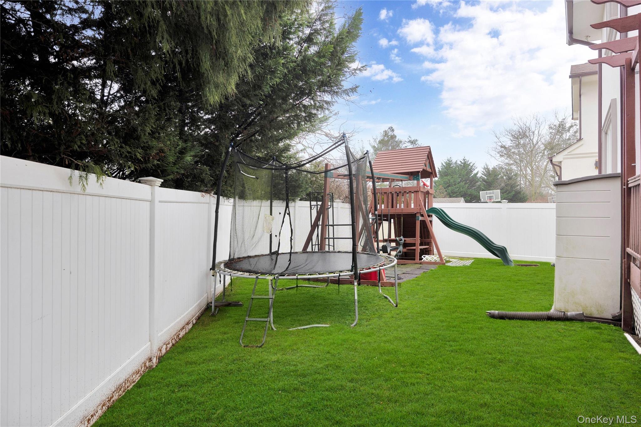 1013 SOUTH END, Woodmere, NY 11598