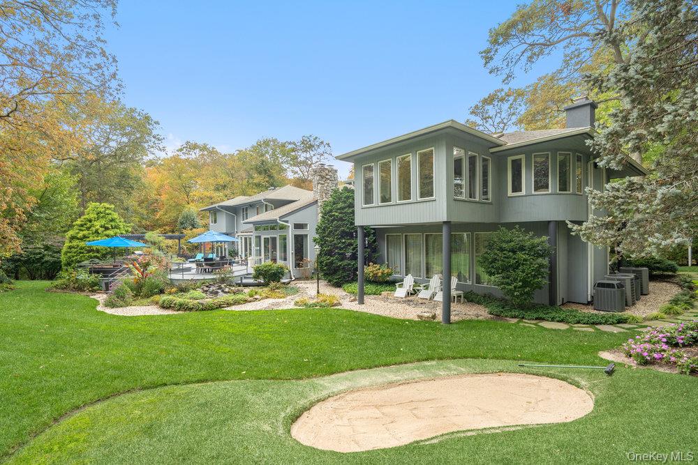 8 Forest Court, Syosset, NY 11791