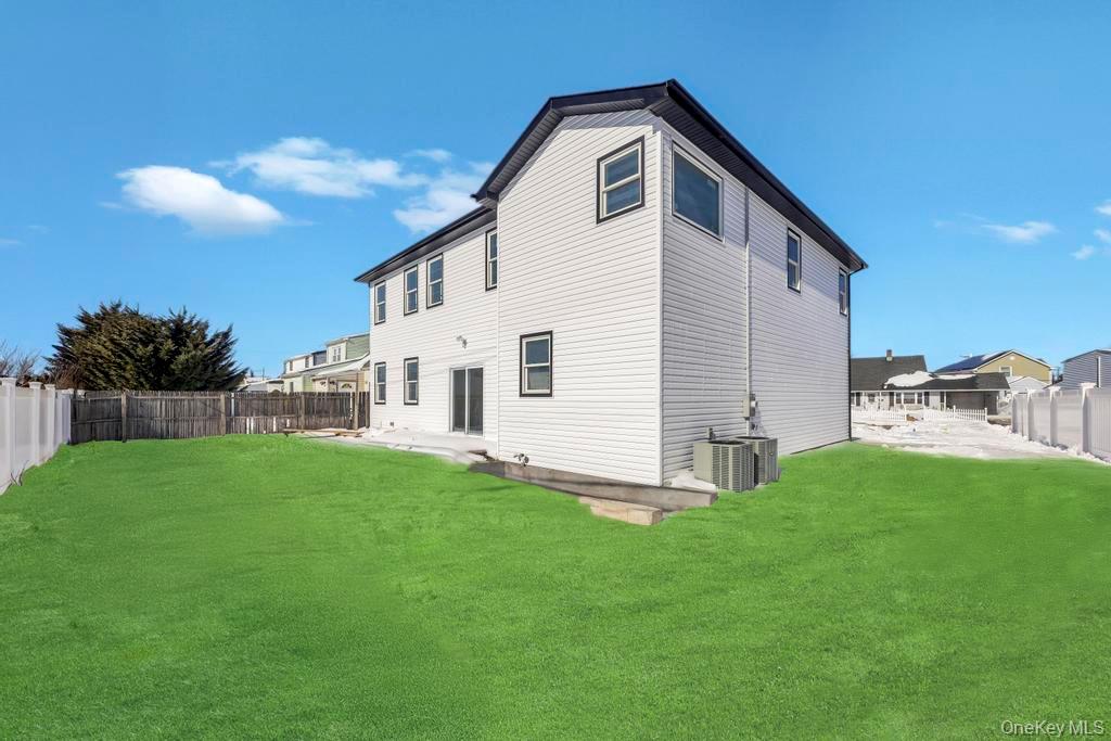 62 Haven Lane, Levittown, NY 11756