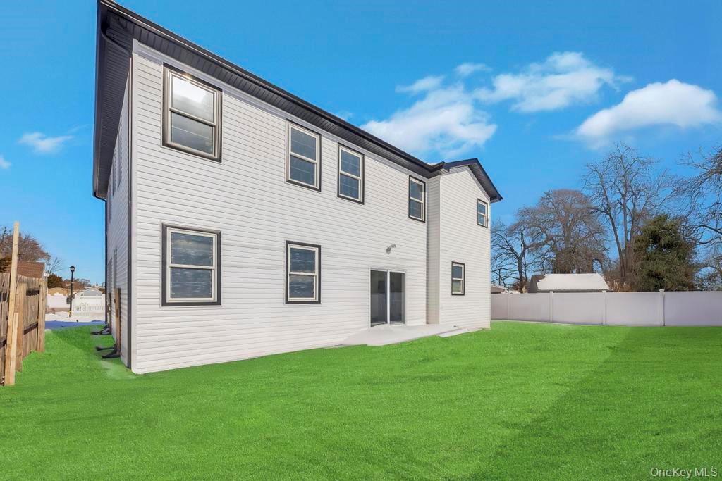 62 Haven Lane, Levittown, NY 11756