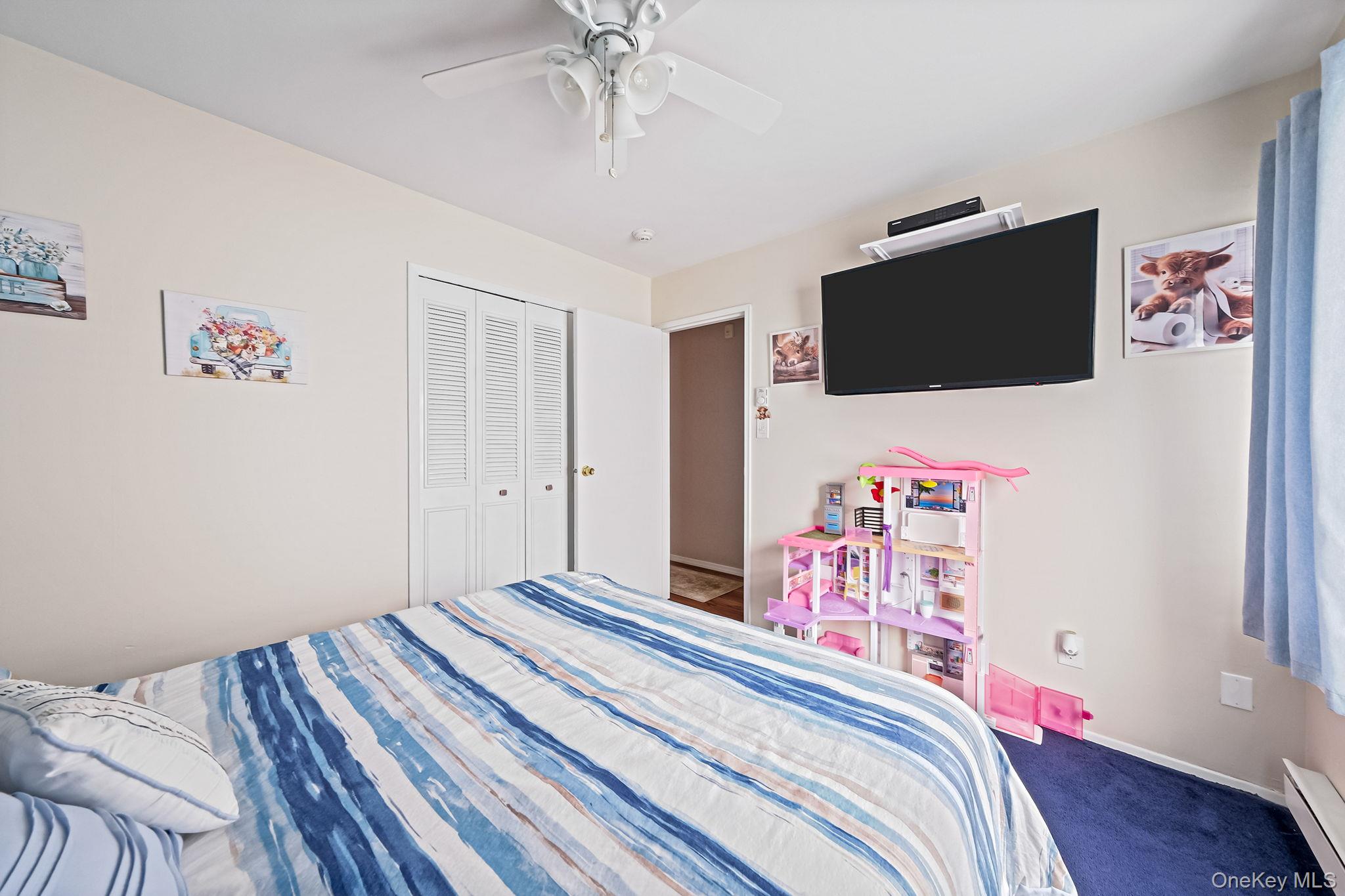 16 Magic Mountain Drive, Coram, NY 11727