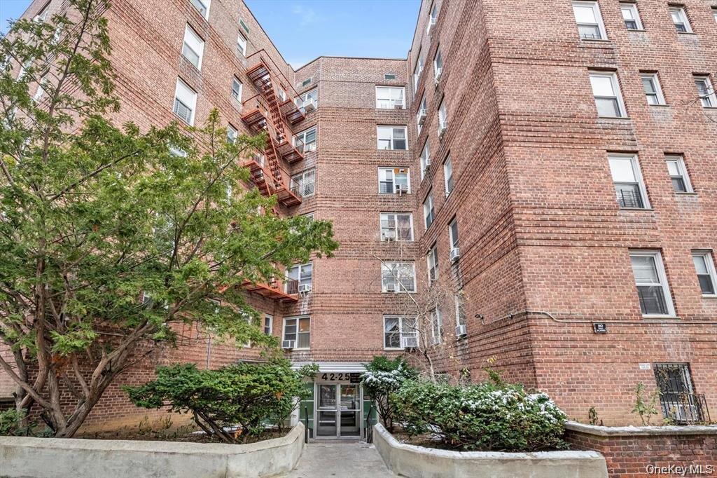 4225 80TH Street # 2M, Elmhurst, NY 11373