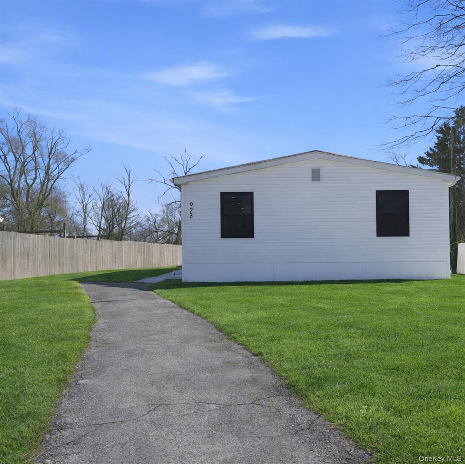 923 E Main Street, Riverhead, NY 11901