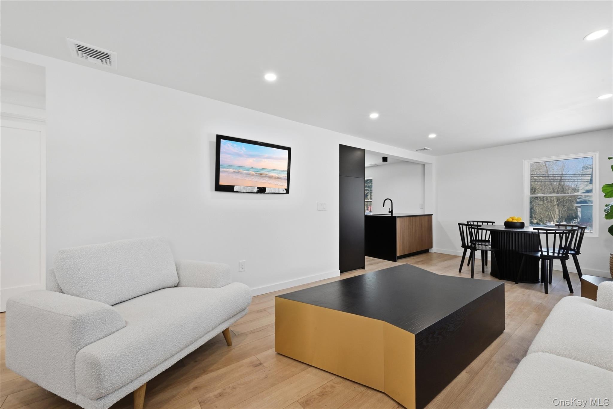 923 E Main Street, Riverhead, NY 11901