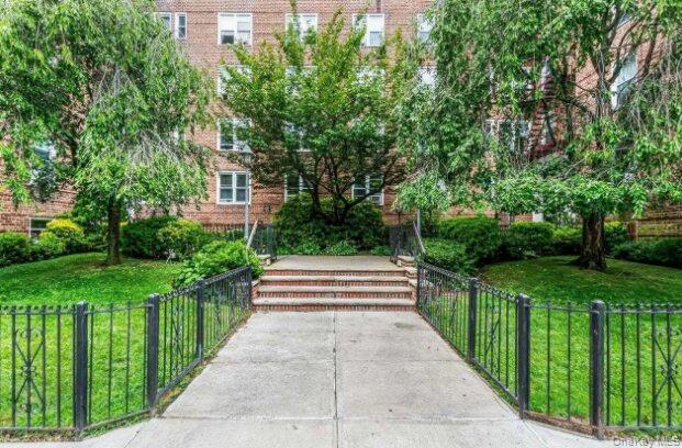 88-09 35th AVe # 2O, Jackson Heights, NY 11372