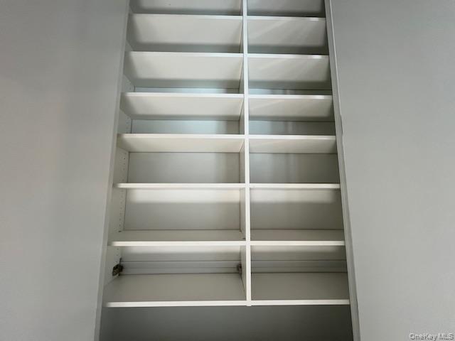 141 Manorhaven Boulevard # J, Port Washington, NY 11050