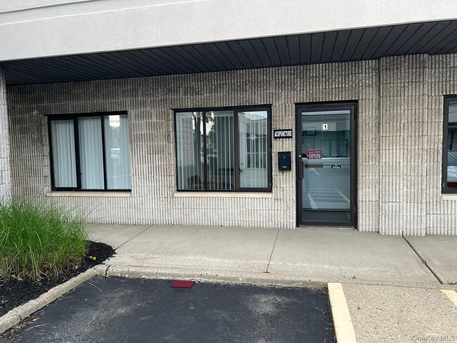 6268 Jericho Turnpike # 1, Commack, NY 11725