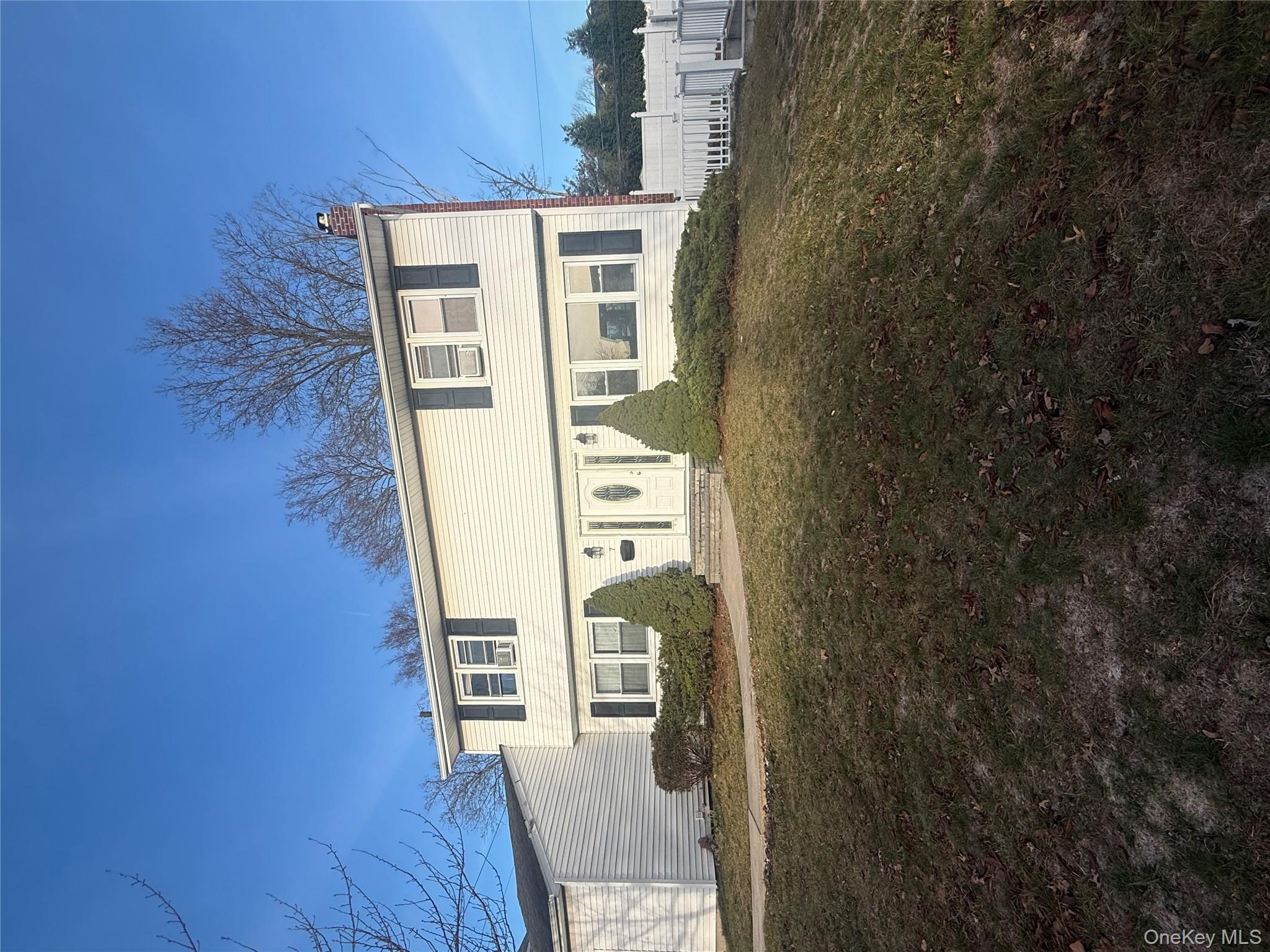 7 Ramsey Road, Plainview, NY 11803