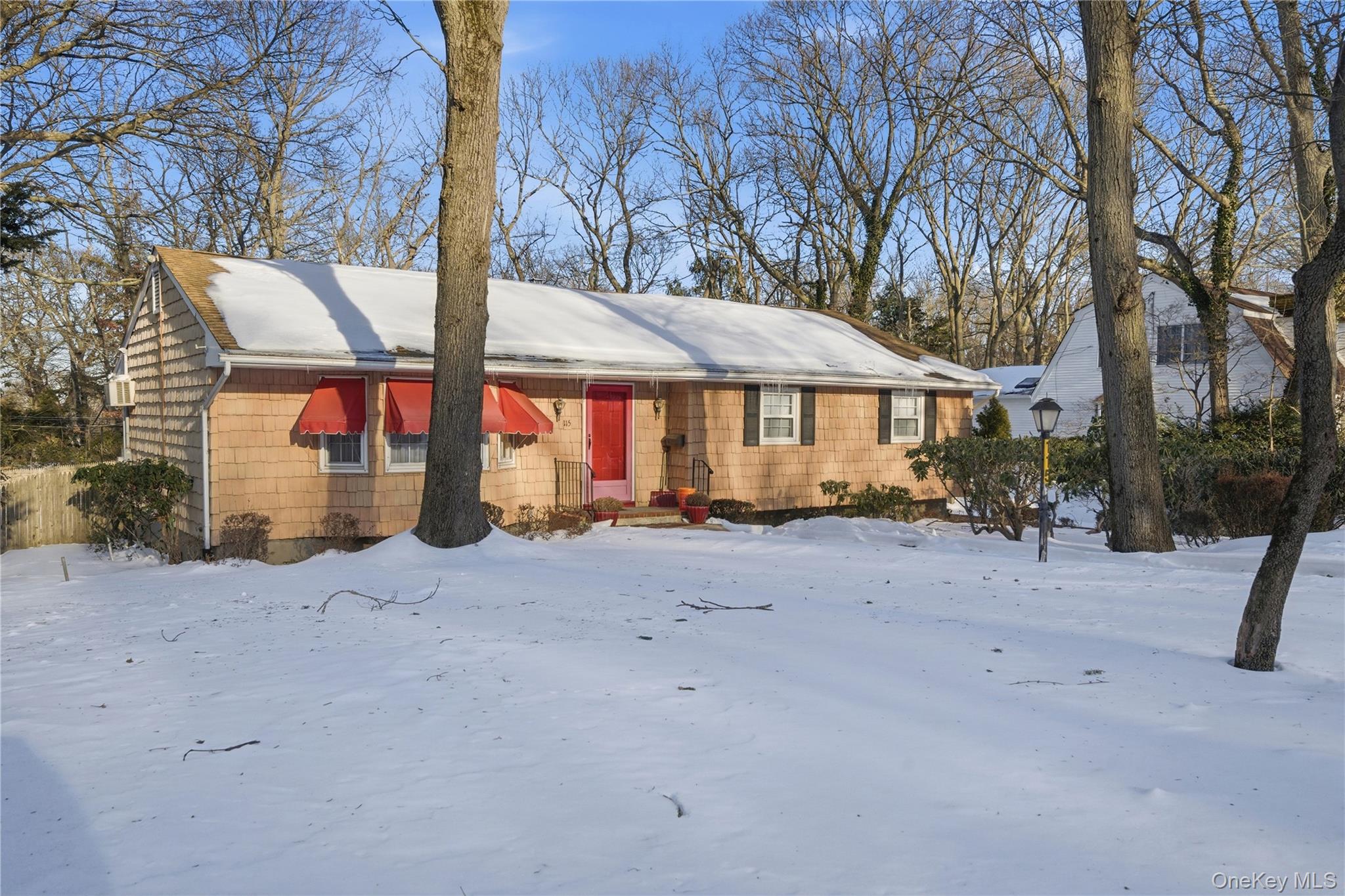 115 Red Oak Court, Port Jefferson, NY 11777