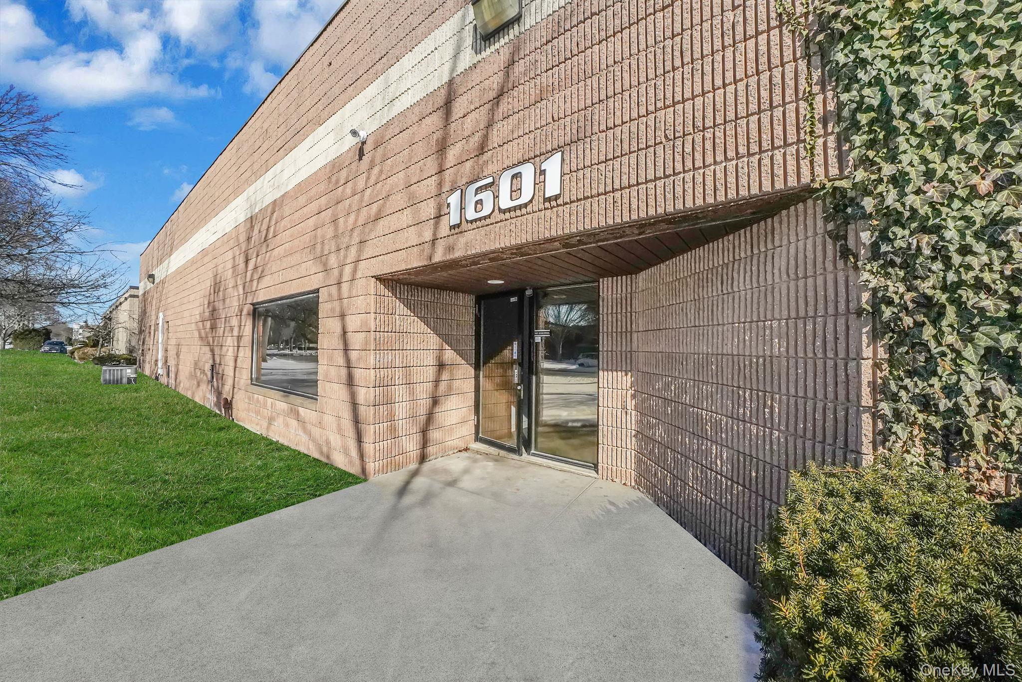 1601 Arctic Avenue, Bohemia, NY 11716