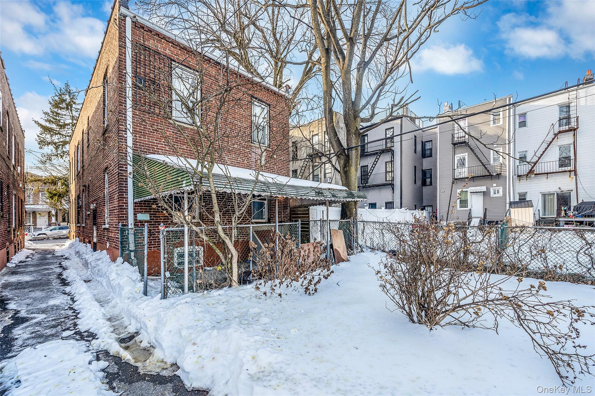 11 NORWOOD Avenue, Brooklyn, NY 11208