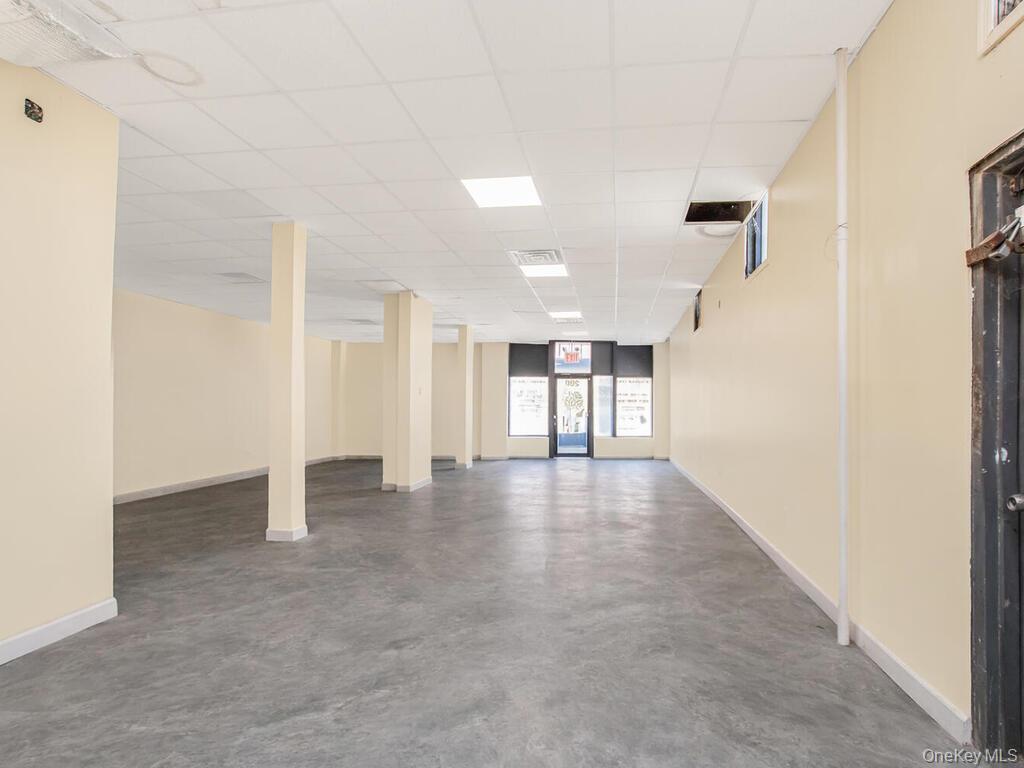 200 W 1st Street, Mount Vernon, NY 10550