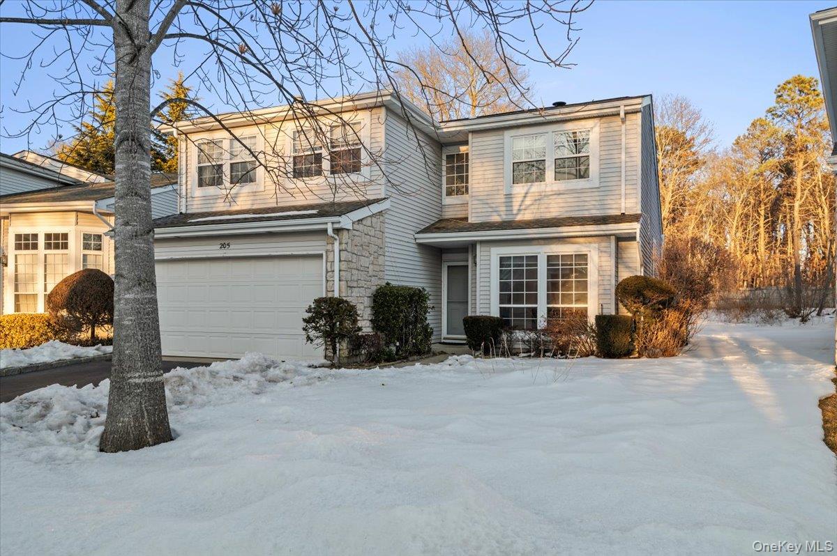 205 Fairfield Drive E, Holbrook, NY 11741