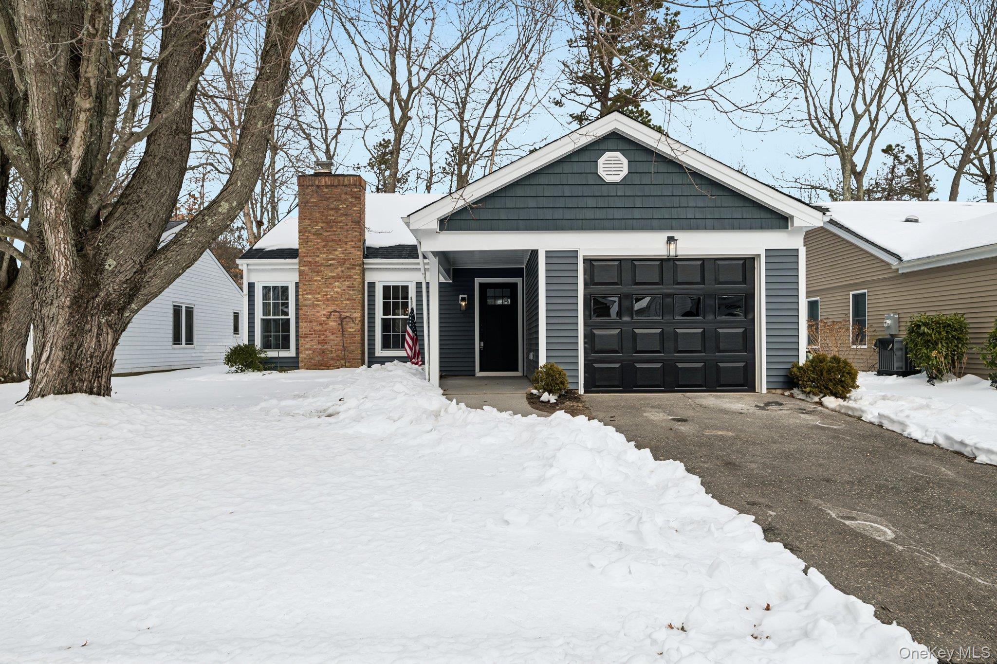 304 Kingston Court, Ridge, NY 11961