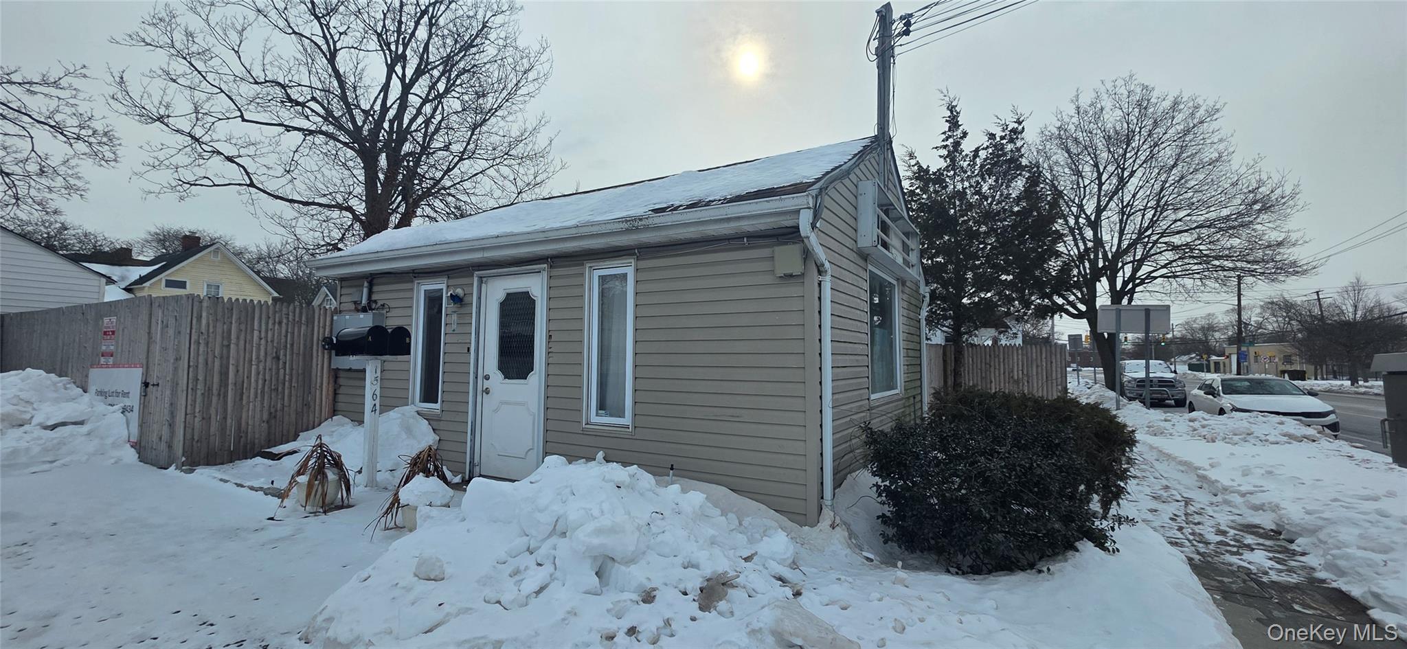 72 5th Avenue, Bay Shore, NY 11706