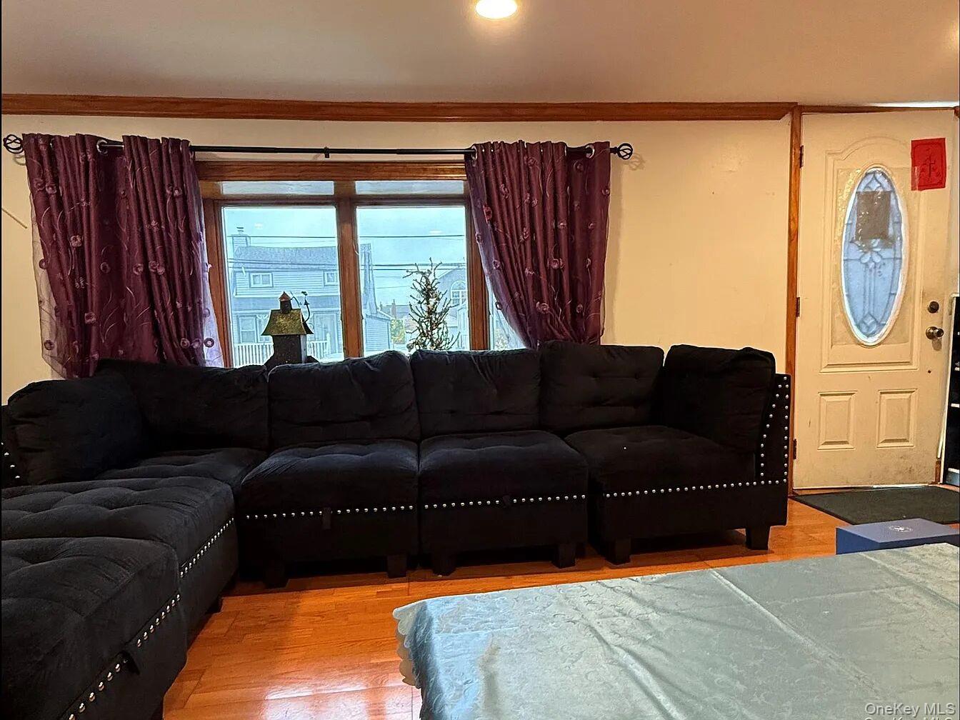 17 Litchfield AV #1 Avenue, Elmont, NY 11003