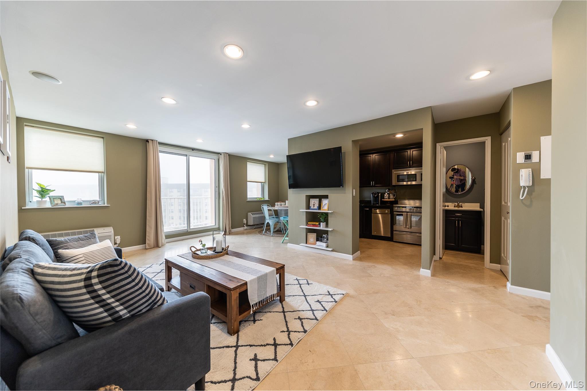 2 Richmond Road # 6N, Lido Beach, NY 11561