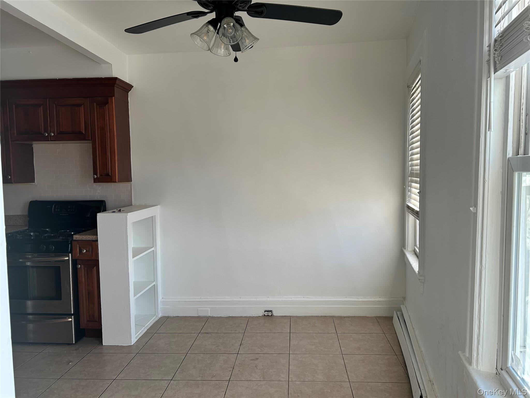 126 Deer Park Avenue # 3, Babylon, NY 11702