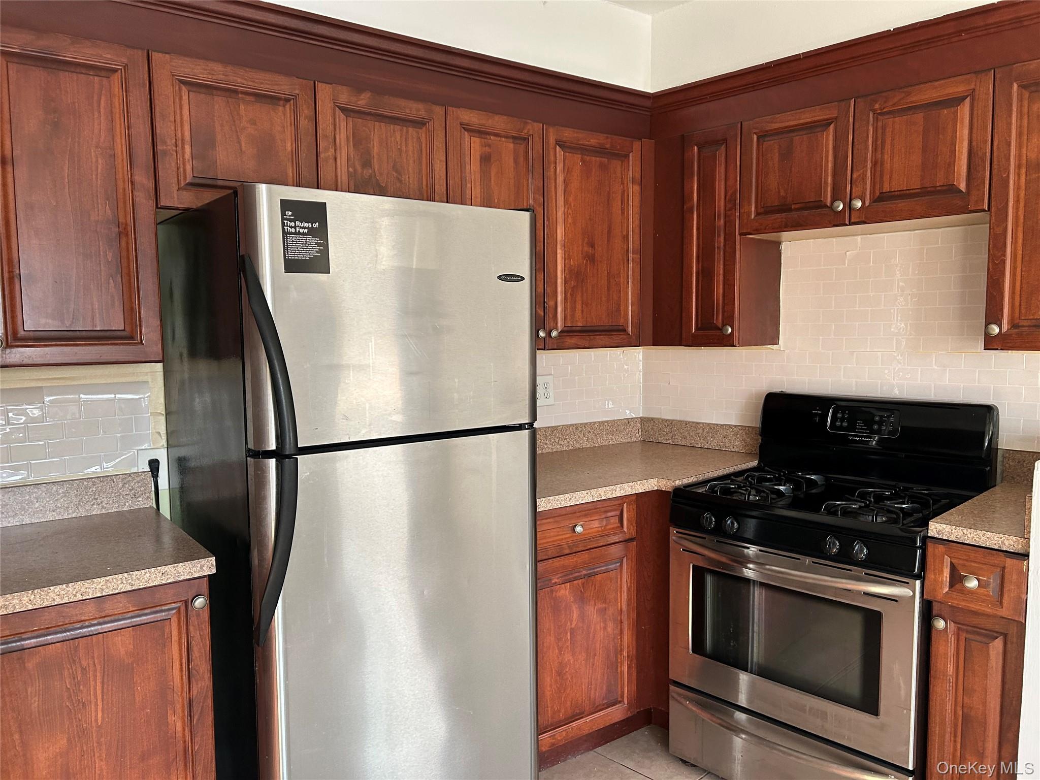 126 Deer Park Avenue # 3, Babylon, NY 11702