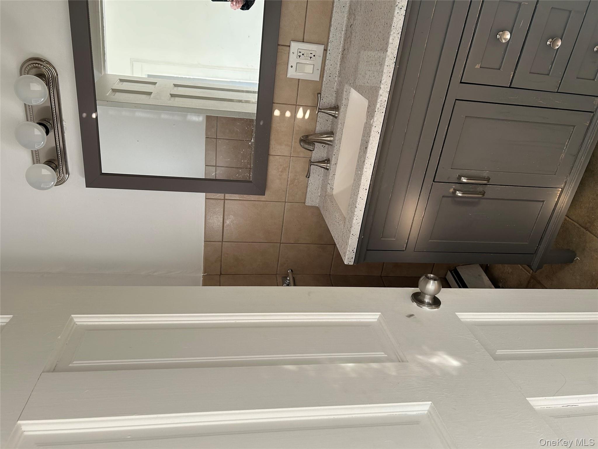 126 Deer Park Avenue # 3, Babylon, NY 11702