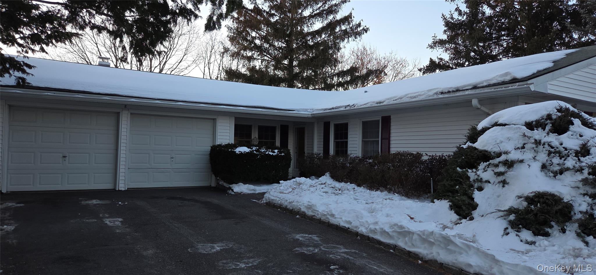 8 Royalston Lane, South Setauket, NY 11720