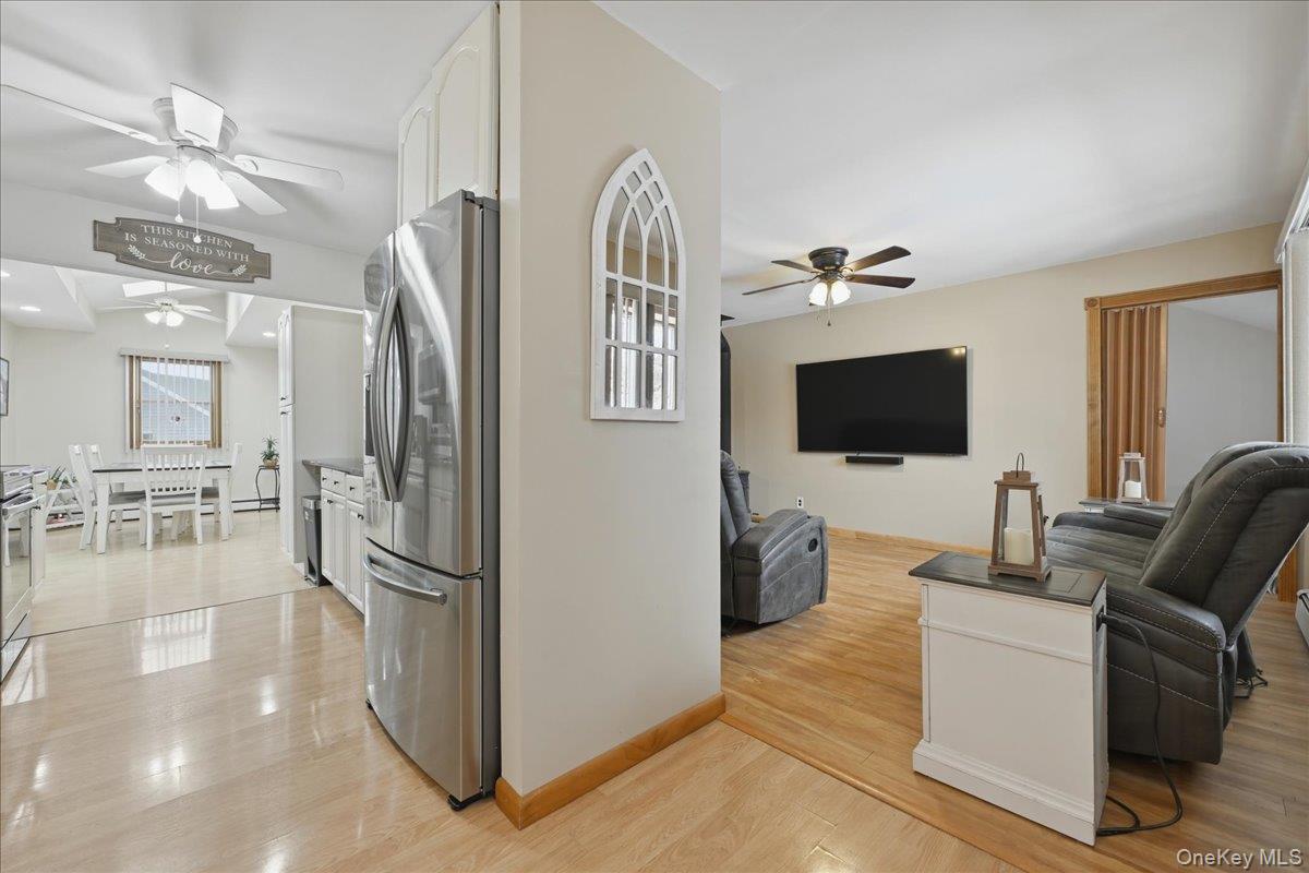 38 Bacon Lane, Babylon, NY 11702