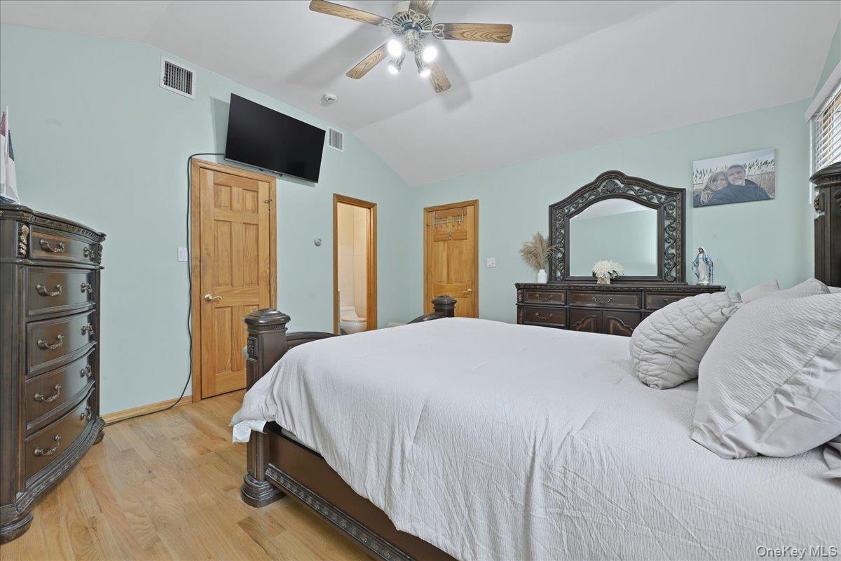 38 Bacon Lane, Babylon, NY 11702