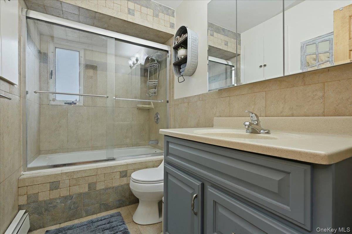 38 Bacon Lane, Babylon, NY 11702