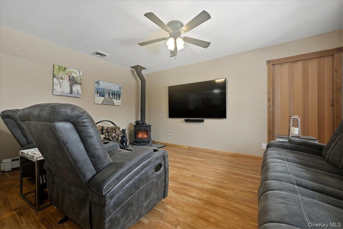 38 Bacon Lane, Babylon, NY 11702