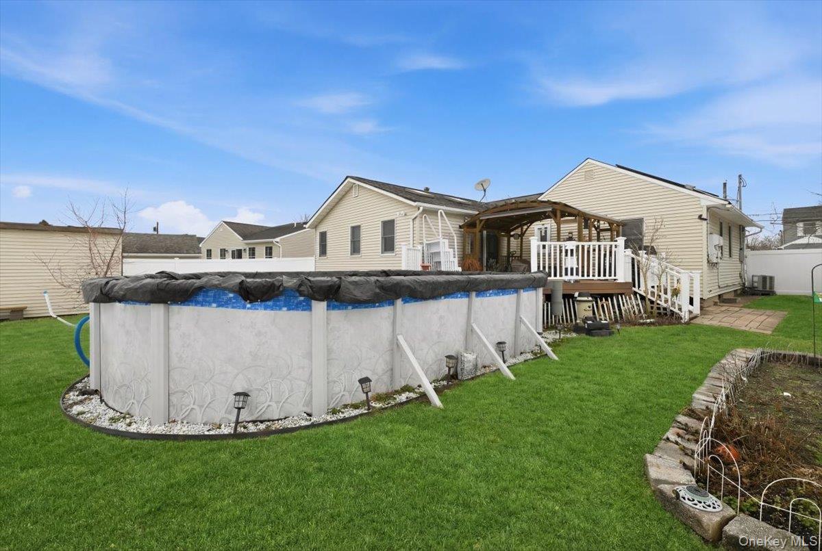 38 Bacon Lane, Babylon, NY 11702