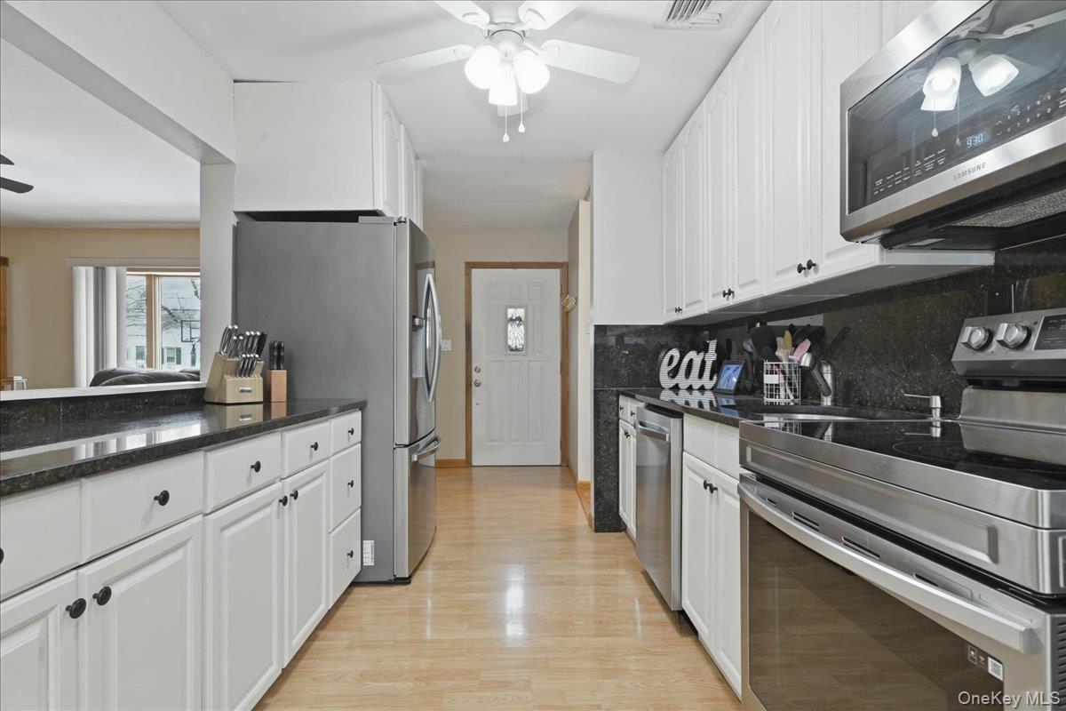 38 Bacon Lane, Babylon, NY 11702