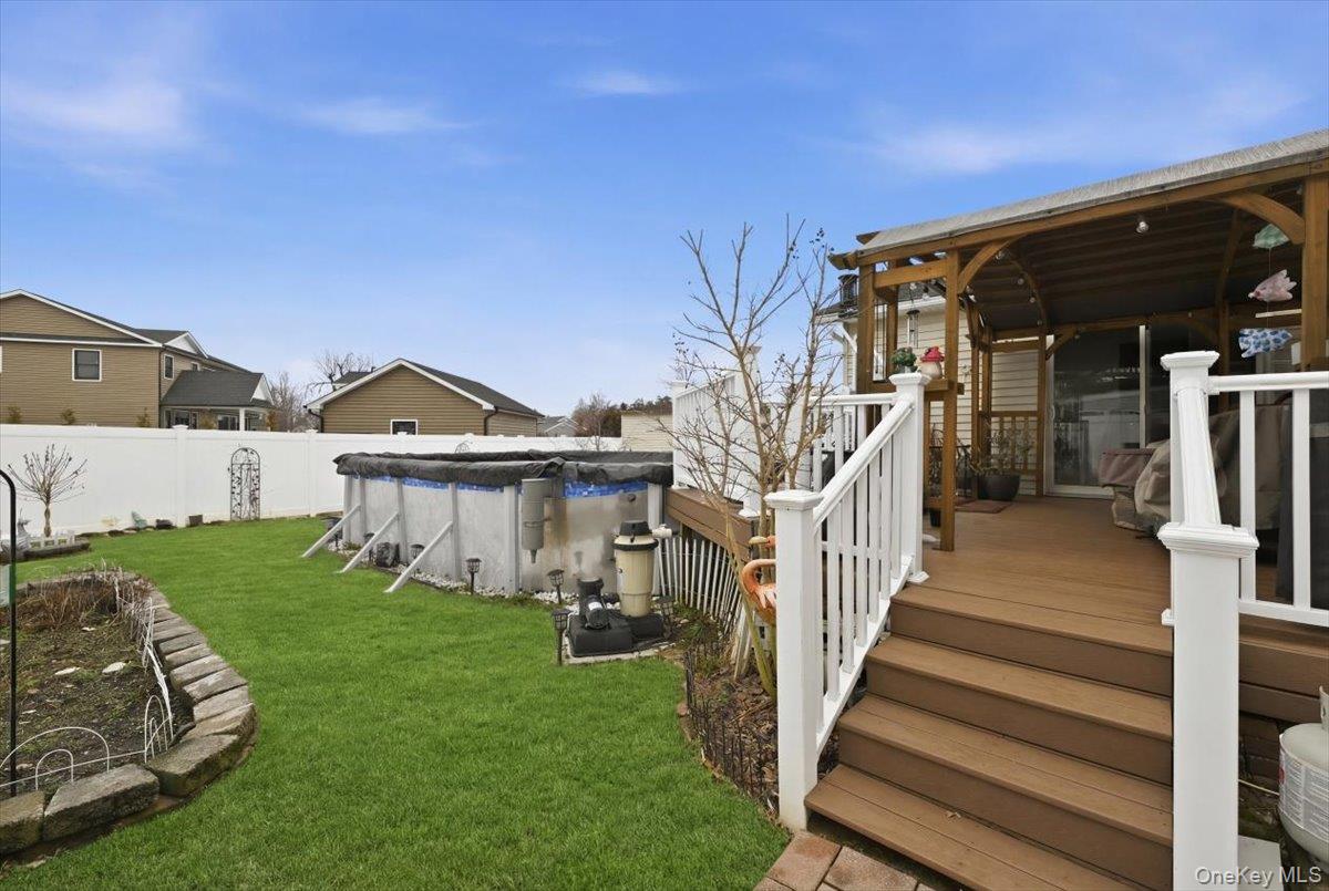 38 Bacon Lane, Babylon, NY 11702