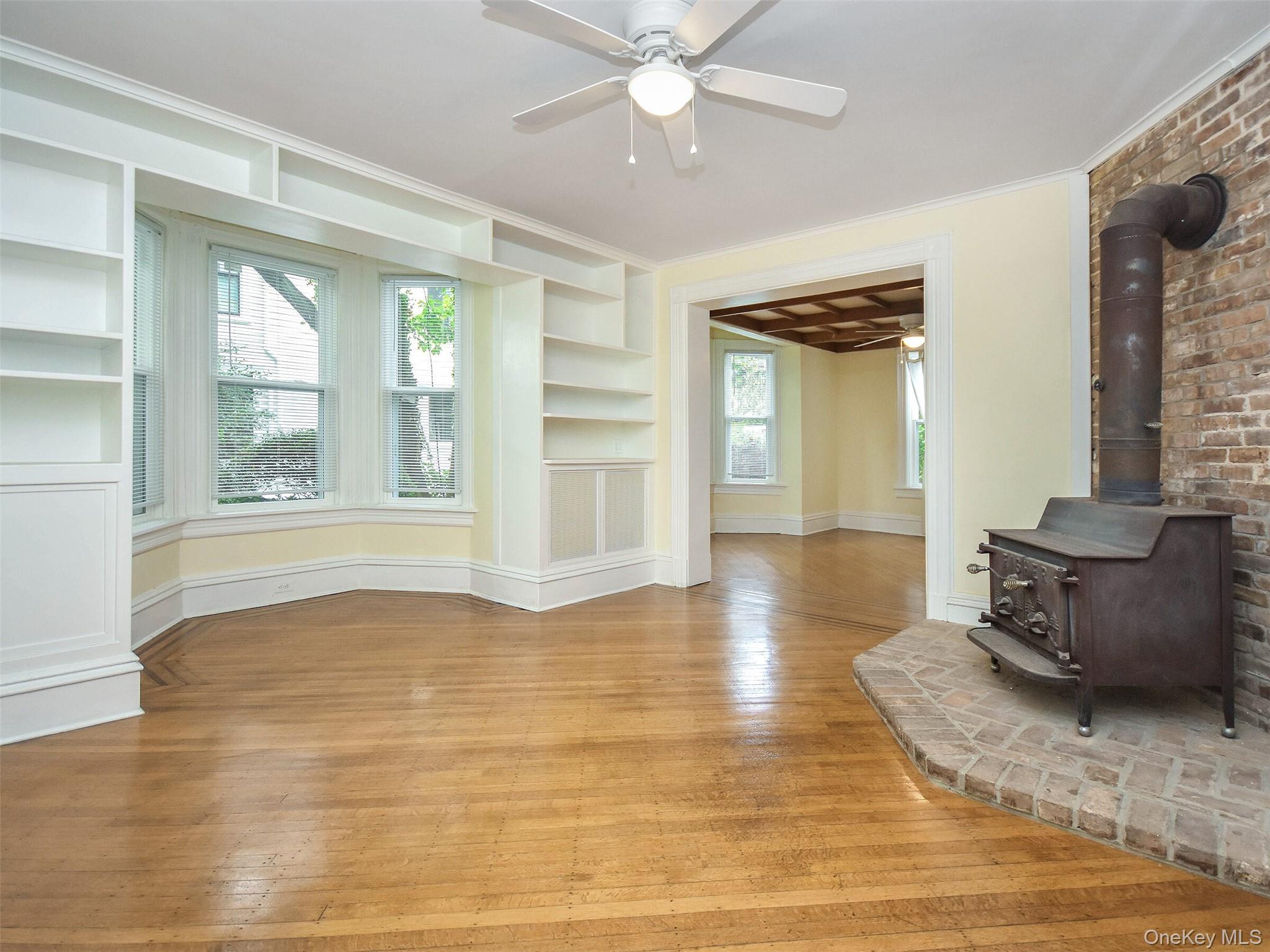 27 Summit Avenue, Sea Cliff, NY 11579