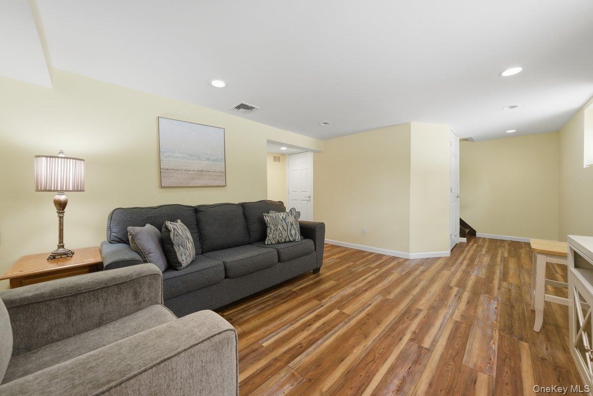 238 Kimball Terrace, Yonkers, NY 10704