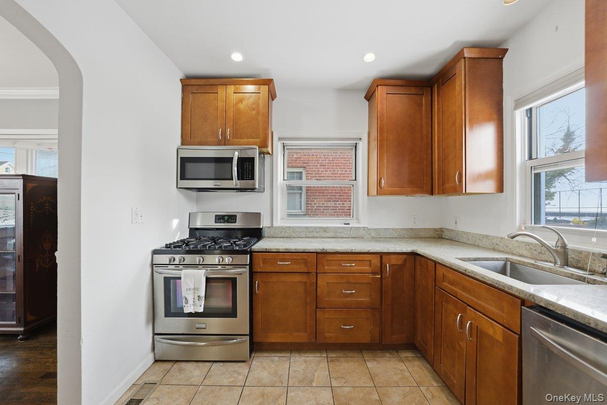 238 Kimball Terrace, Yonkers, NY 10704