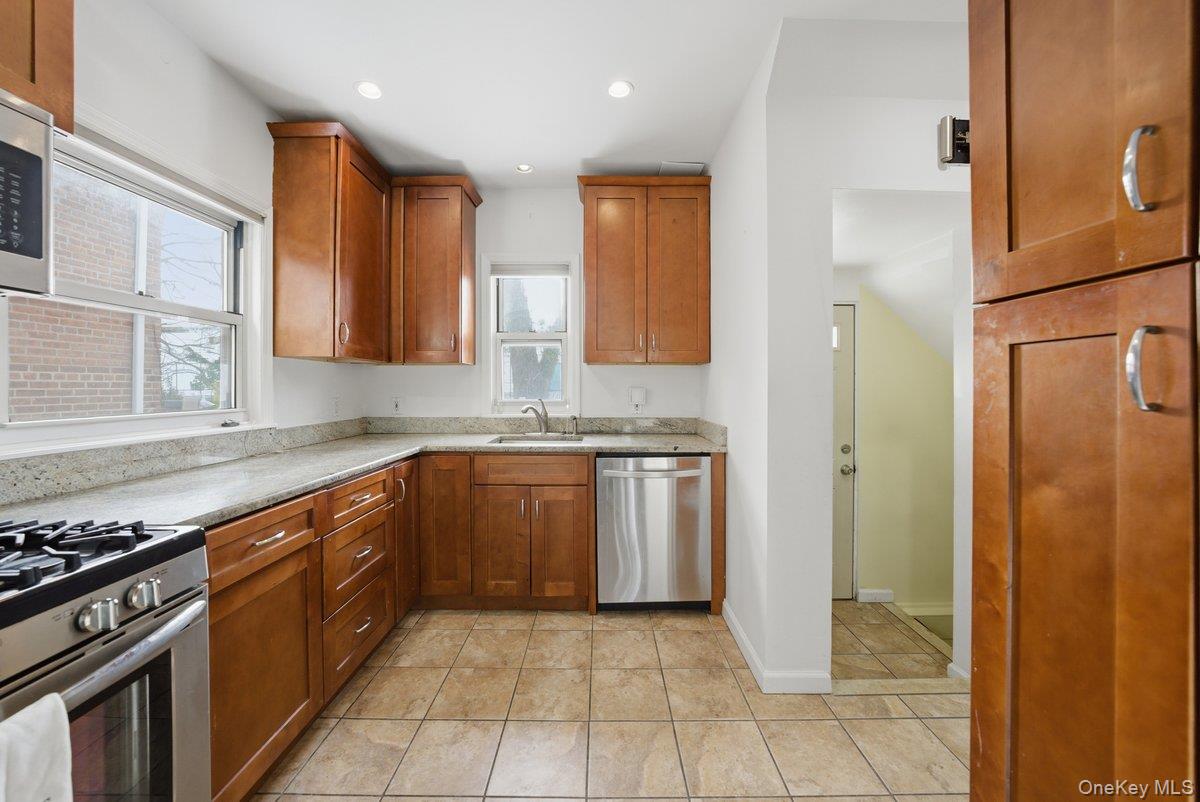 238 Kimball Terrace, Yonkers, NY 10704