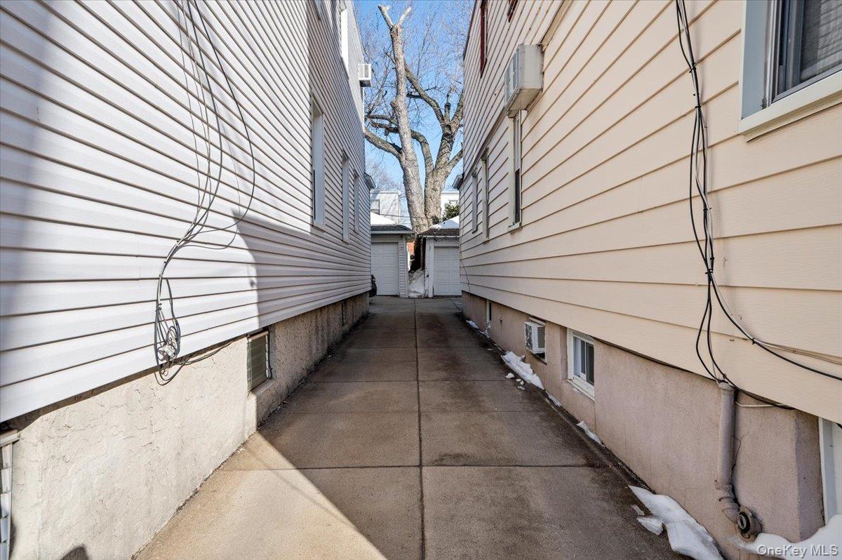 6915 69th Street, Glendale, NY 11385